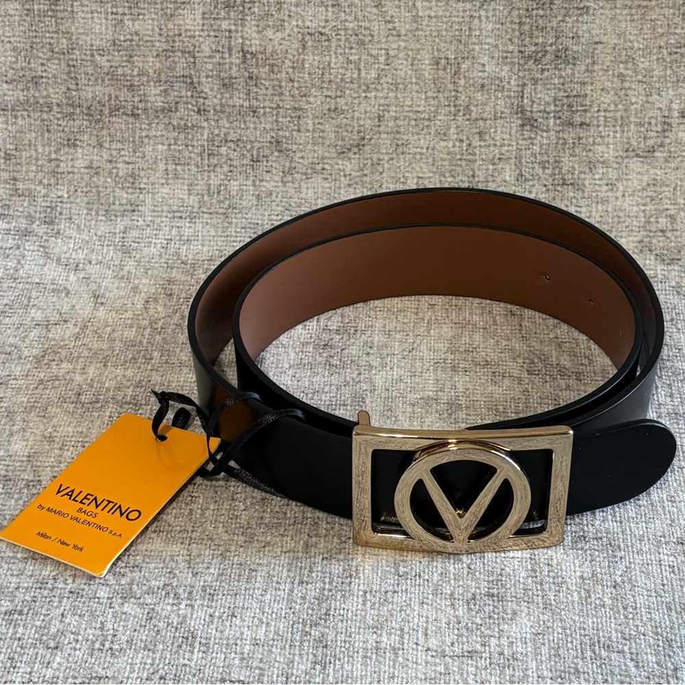 Valentino Garavani Leather Belt with V Logo Buckle